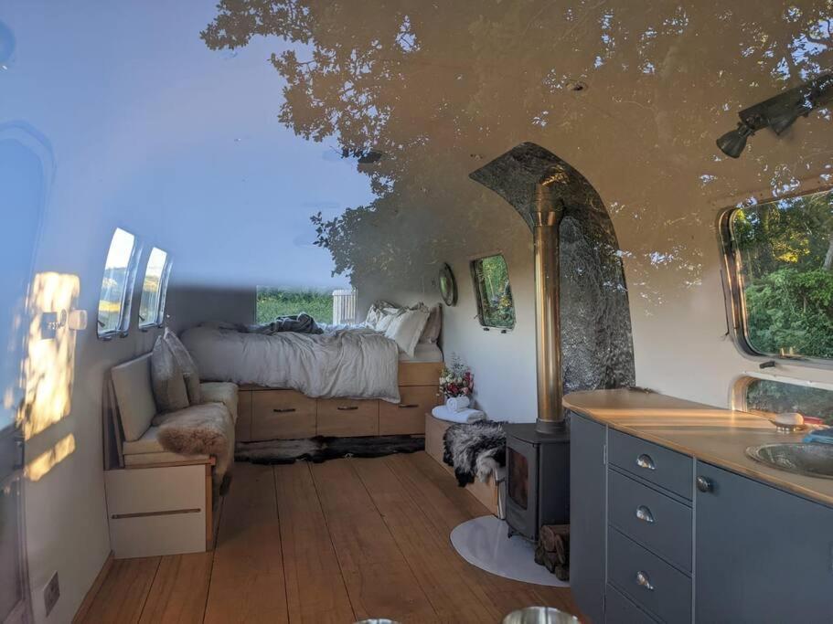 Airstream, Vintage American Caravan & Hottub Ashburton Eksteriør bilde