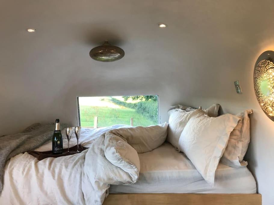 Airstream, Vintage American Caravan & Hottub Ashburton Eksteriør bilde