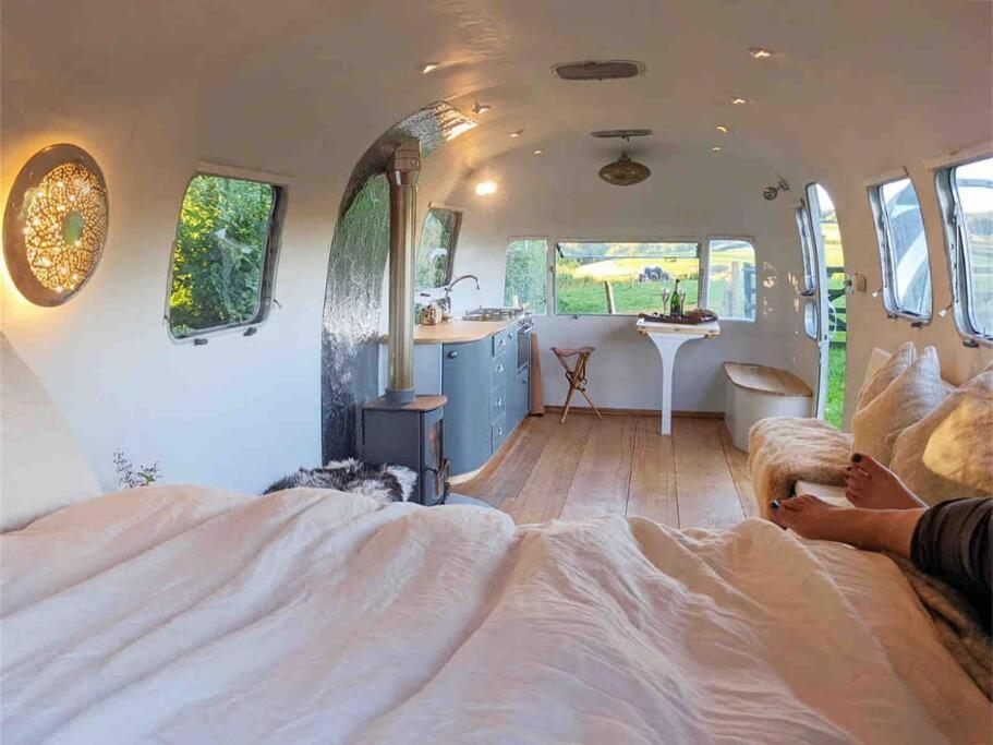 Airstream, Vintage American Caravan & Hottub Ashburton Eksteriør bilde