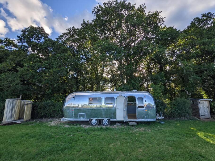 Airstream, Vintage American Caravan & Hottub Ashburton Eksteriør bilde