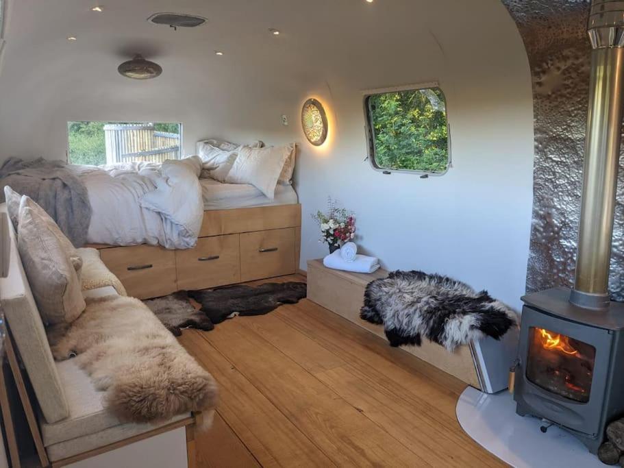 Airstream, Vintage American Caravan & Hottub Ashburton Eksteriør bilde