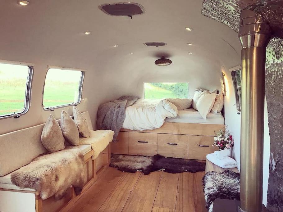 Airstream, Vintage American Caravan & Hottub Ashburton Eksteriør bilde